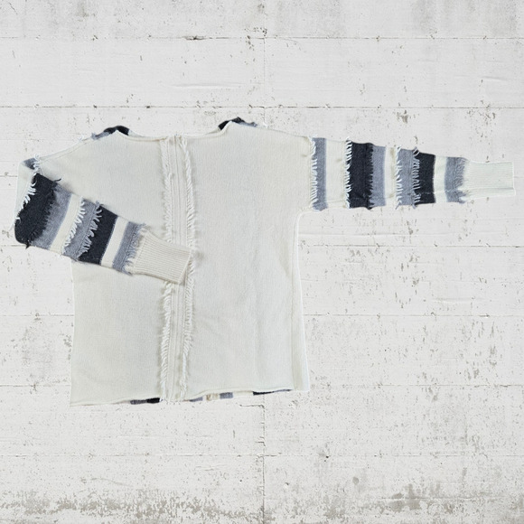 Vince Camuto White Gray Striped Frayed Fringe Crewneck Midweight Sweater Size XS - Picture 5 of 5